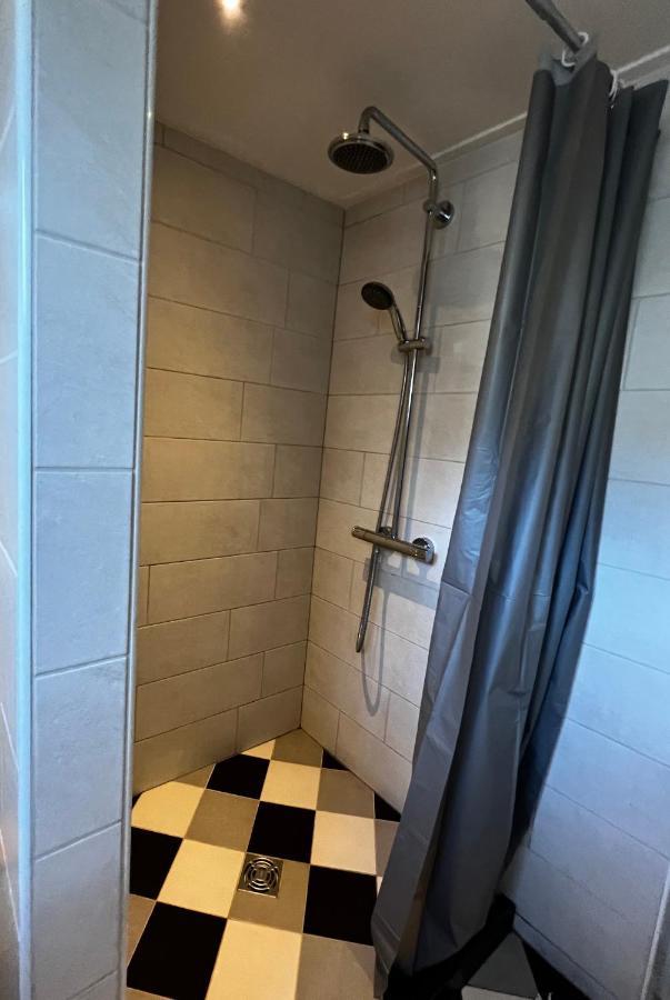 Littleneighbour Apartman Pingjum Kültér fotó